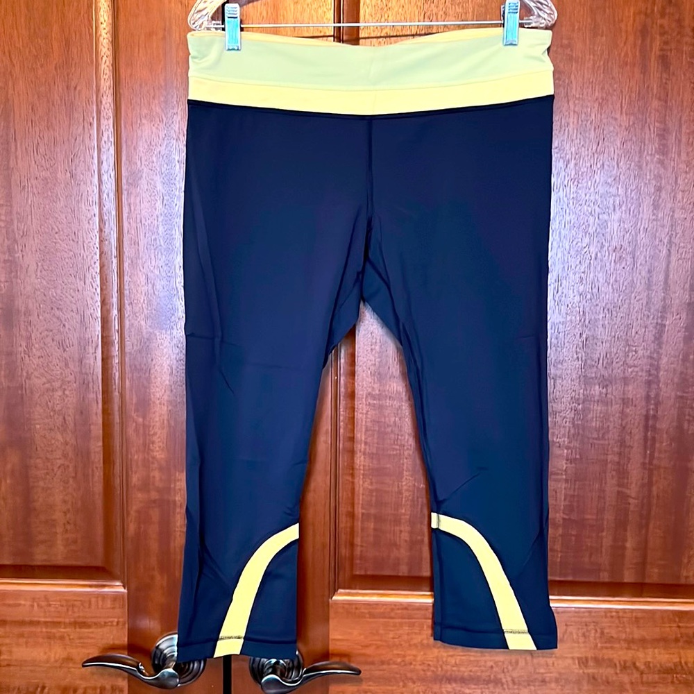 Classic lululemon leggings, navy and yellow Sz 12